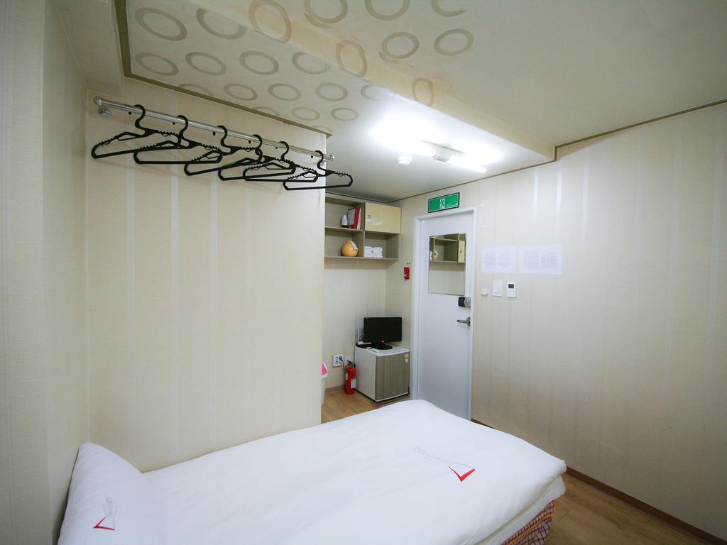 Guesthouse Myeongdong Σεούλ Δωμάτιο φωτογραφία